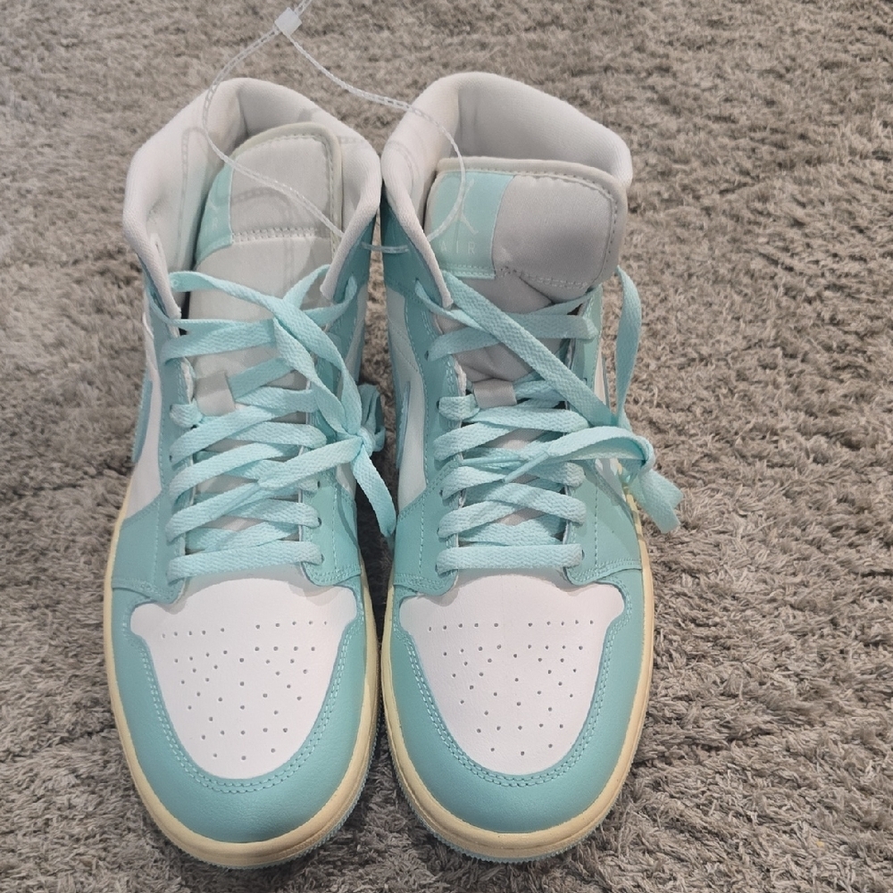 NIKE AIR Jordan 1 Mid Light Dew Womens Classic Sneakers. New W/O Tag - Picture 4 of 6